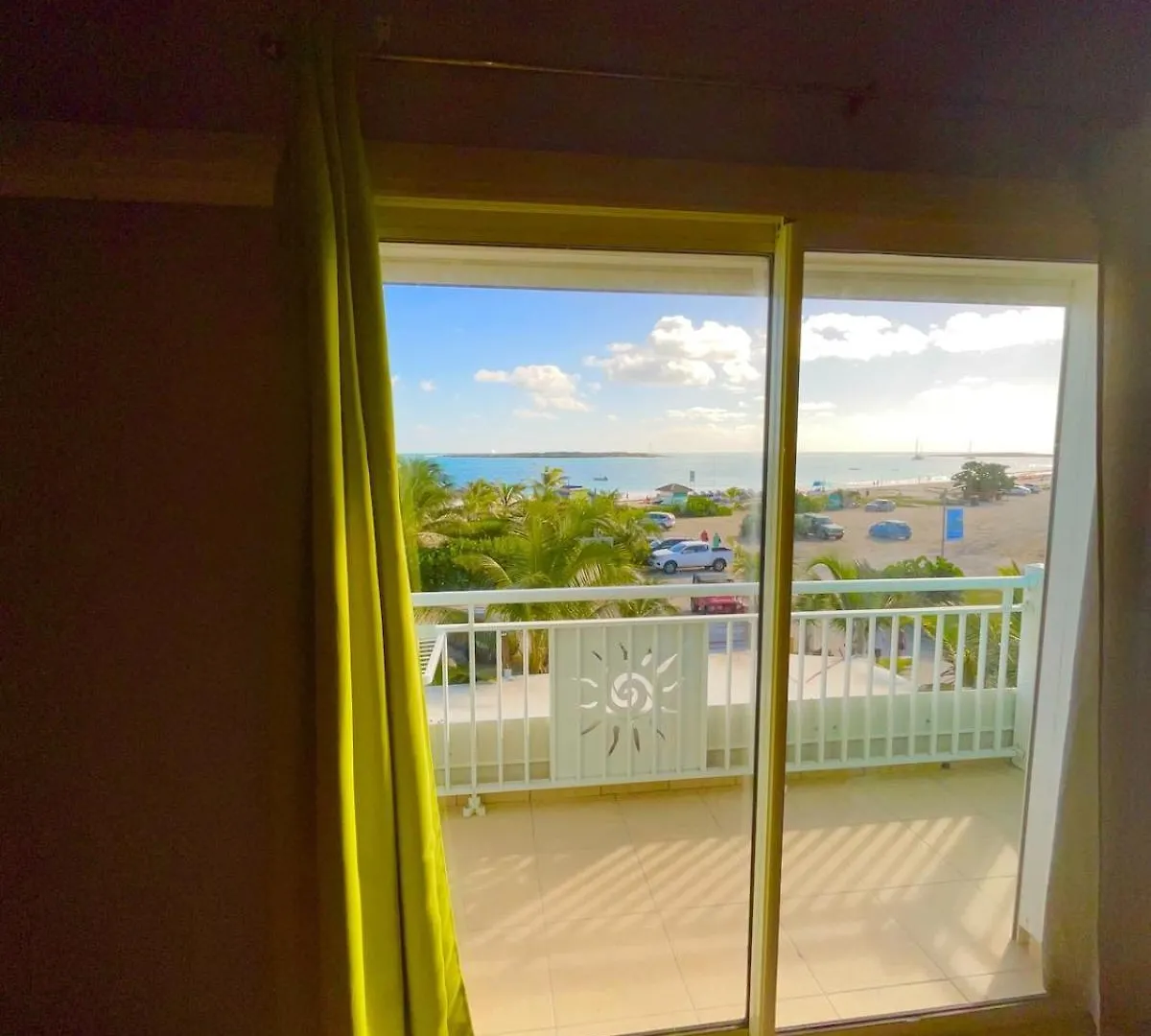 Beautiful Apartment With Orient Bay Beach View Marigot  Sint Maarten